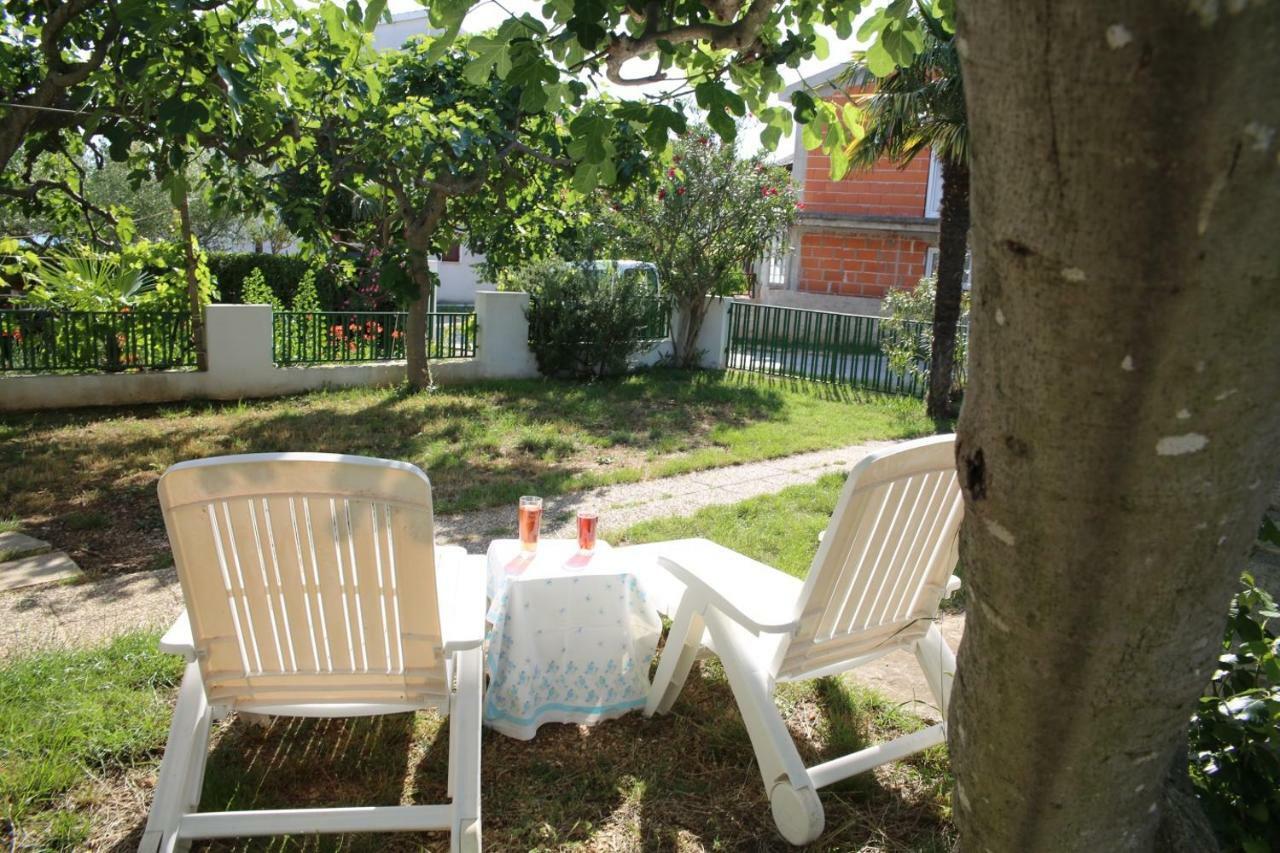 Apartments Fjaka Sveti Filip i Jakov Eksteriør bilde